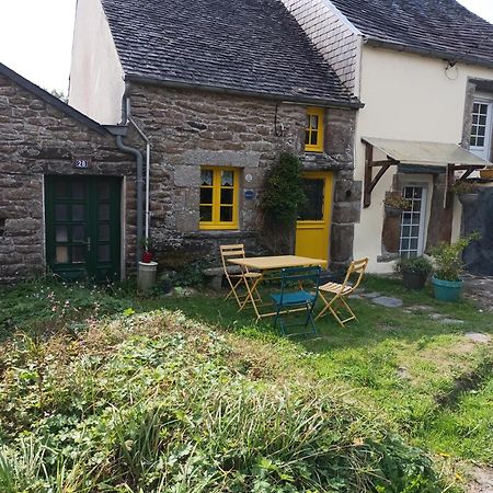 La Maison De Poupee Berrien Ngoại thất bức ảnh